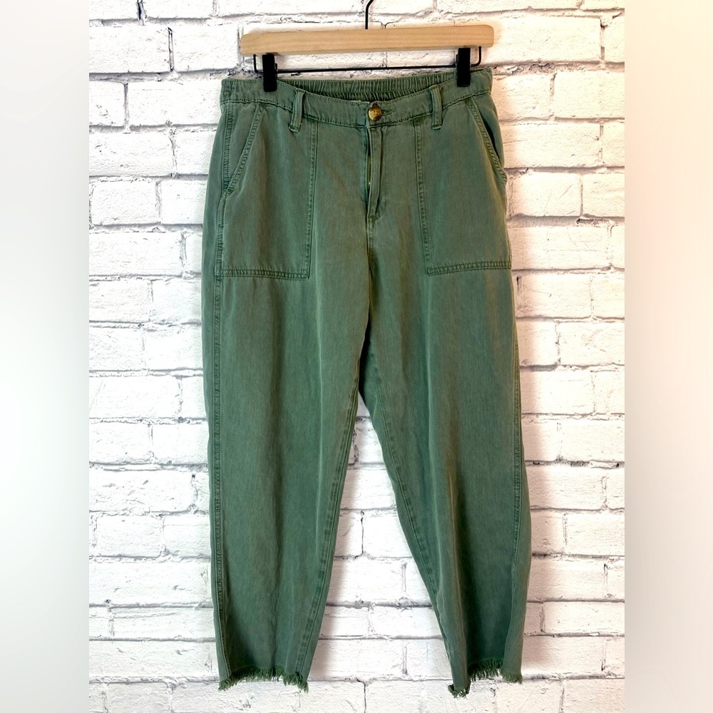 Aerie Womens Cropped Utility Pants Unfinished Hem Elastic Waist Size Medium EUC
